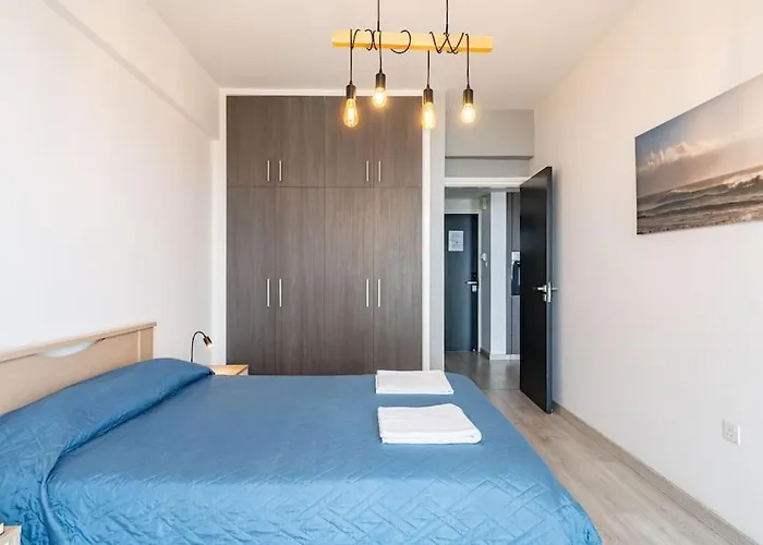 Must Stay - Finikoudes Seaview