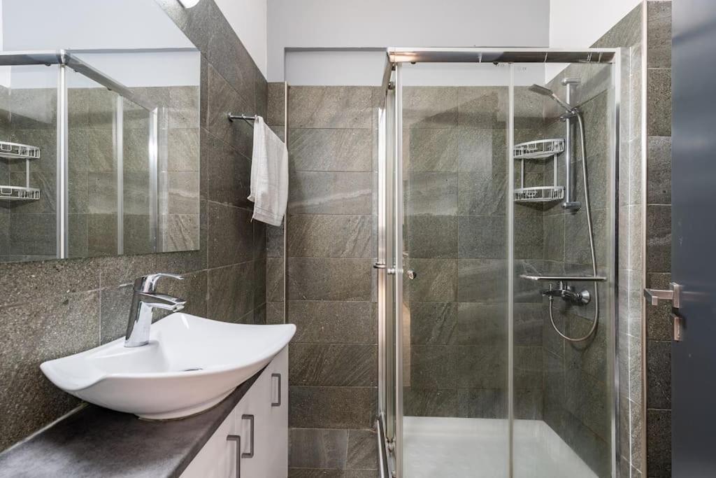 Apartment Must - Finikoudes Seaview Larnaca
