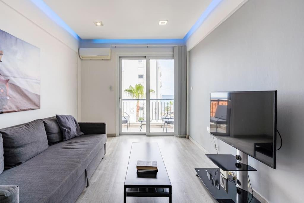 Must - Finikoudes Seaview Apartment Larnaca