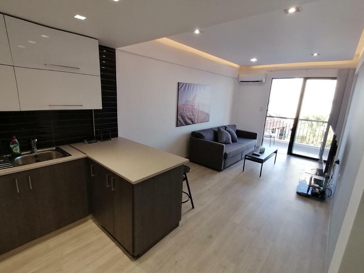Must - Finikoudes Seaview Larnaca