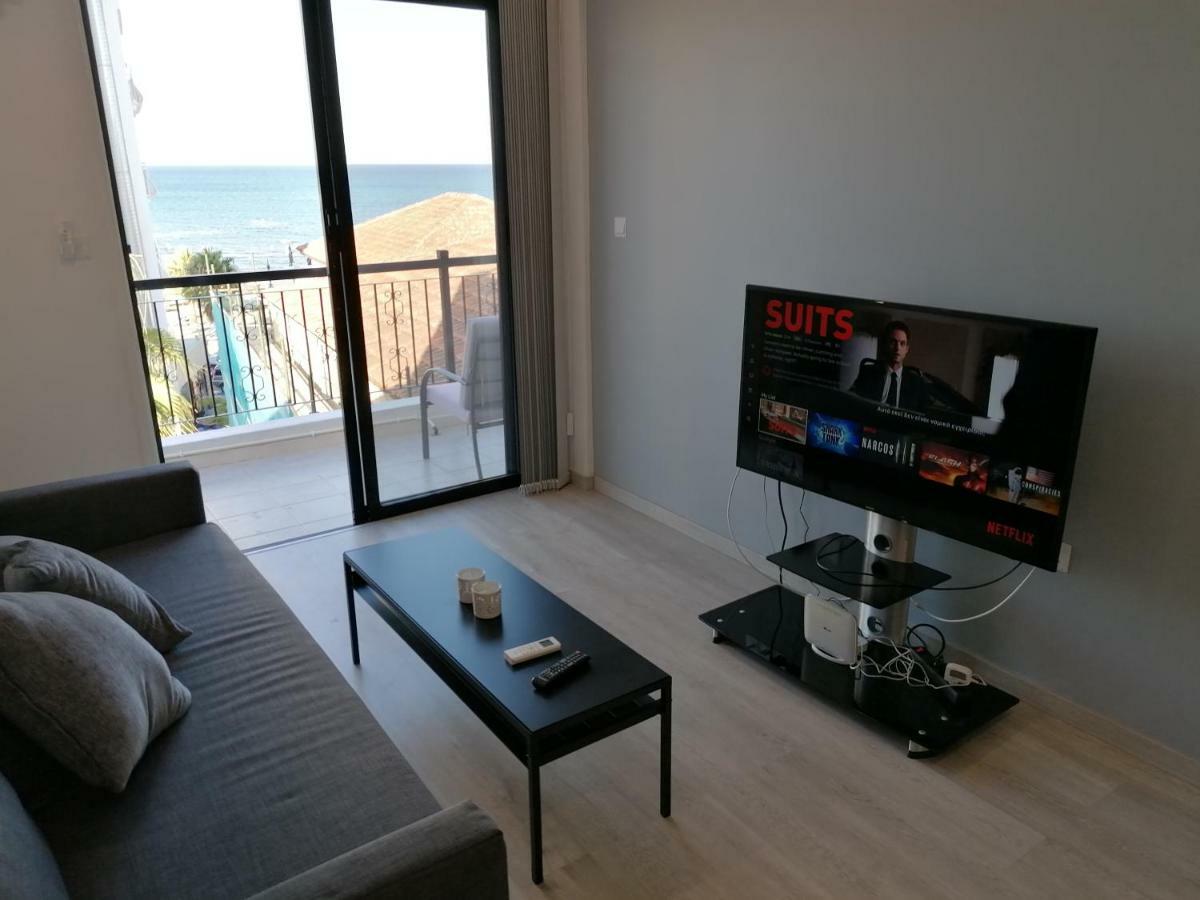 Apartment Must - Finikoudes Seaview