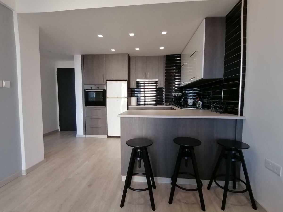 Must - Finikoudes Seaview