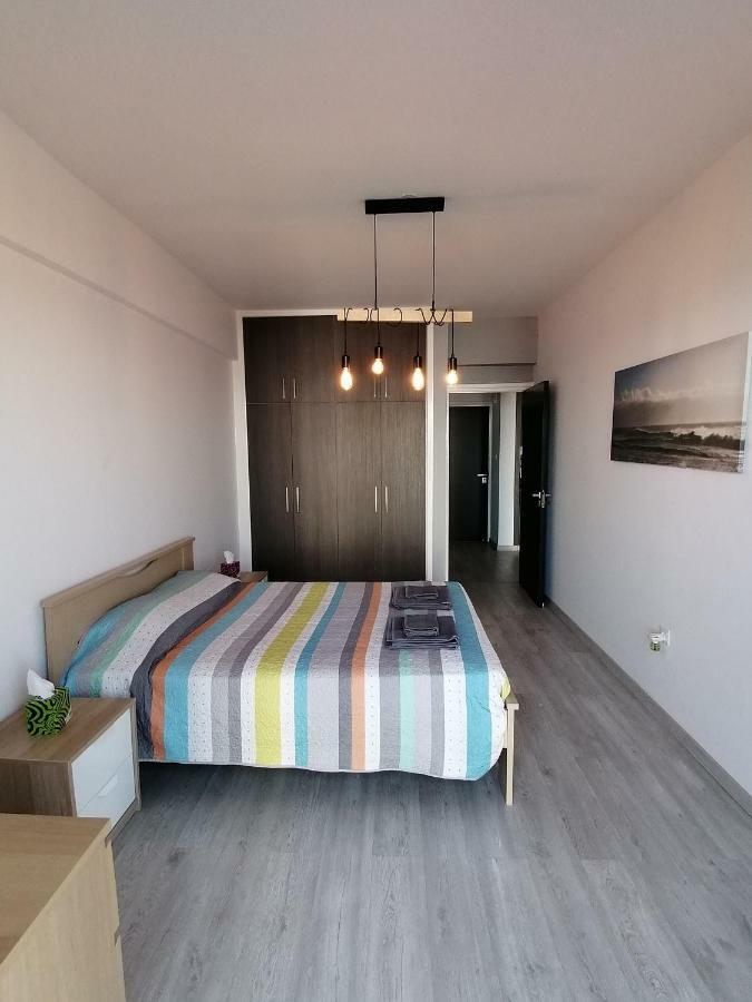 Must - Finikoudes Seaview Larnaca